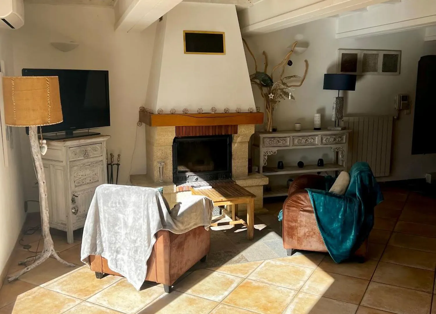 Jolie Maison Chaleureuse Sainte-Tulle Lägenhet